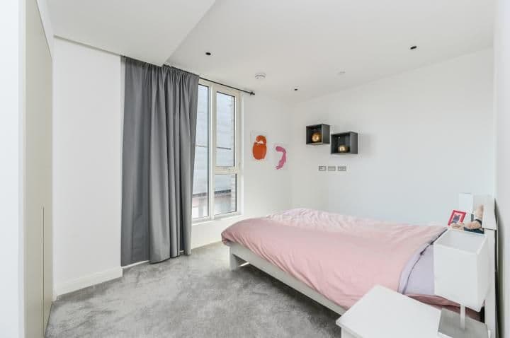 74 Phoenix Court photo 4