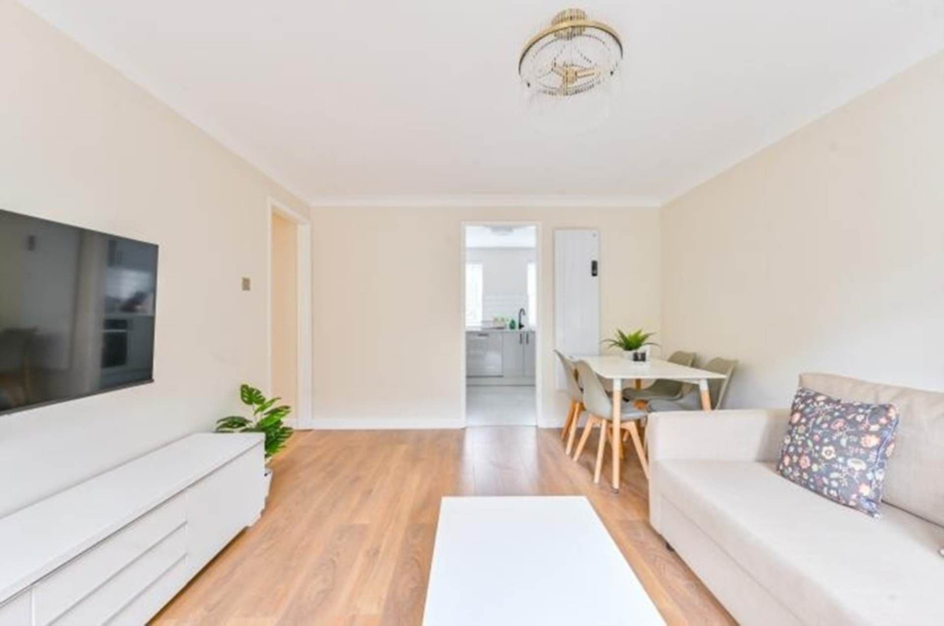 8 Belgrave Court photo 3
