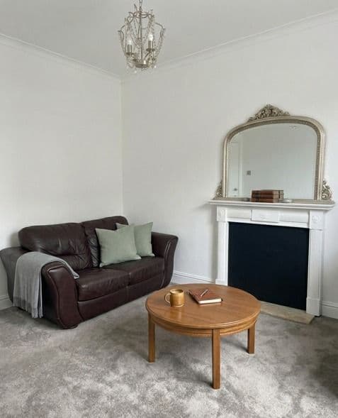 4 Clive Court photo 3