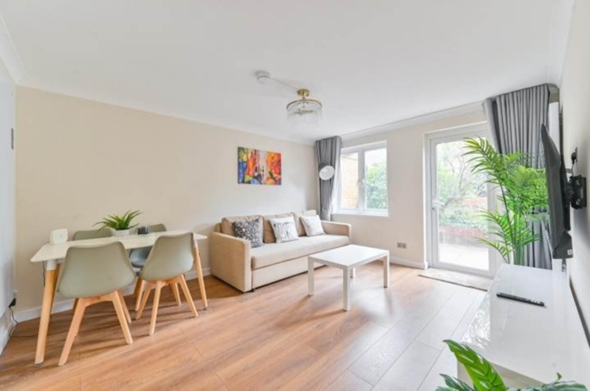 8 Belgrave Court